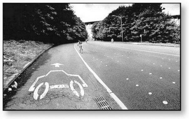 Autospur und Radwege Das wäre Fahrrad normativ ;-); Bild: Cyclorama Dot Net