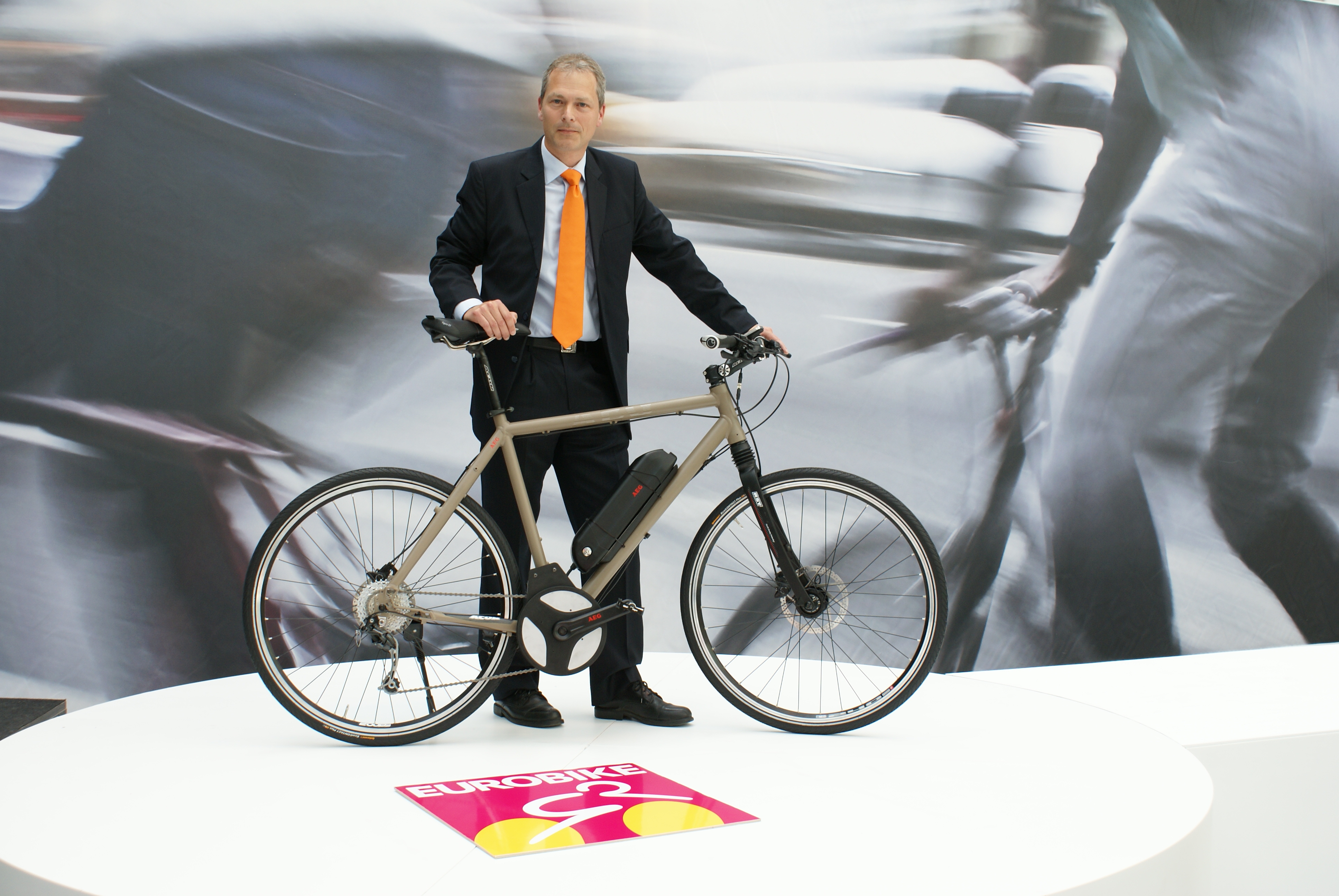 Ein erstes Rad mit AEG Antrieb, dabei Jonas Anderson von AEG/Electrolux. Foto: AEG